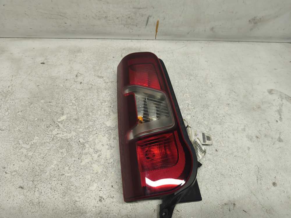 FEU ARRIERE GAUCHE CITROEN/PEUGEOT/OPEL/FIAT/TOYOTA - Vue 1